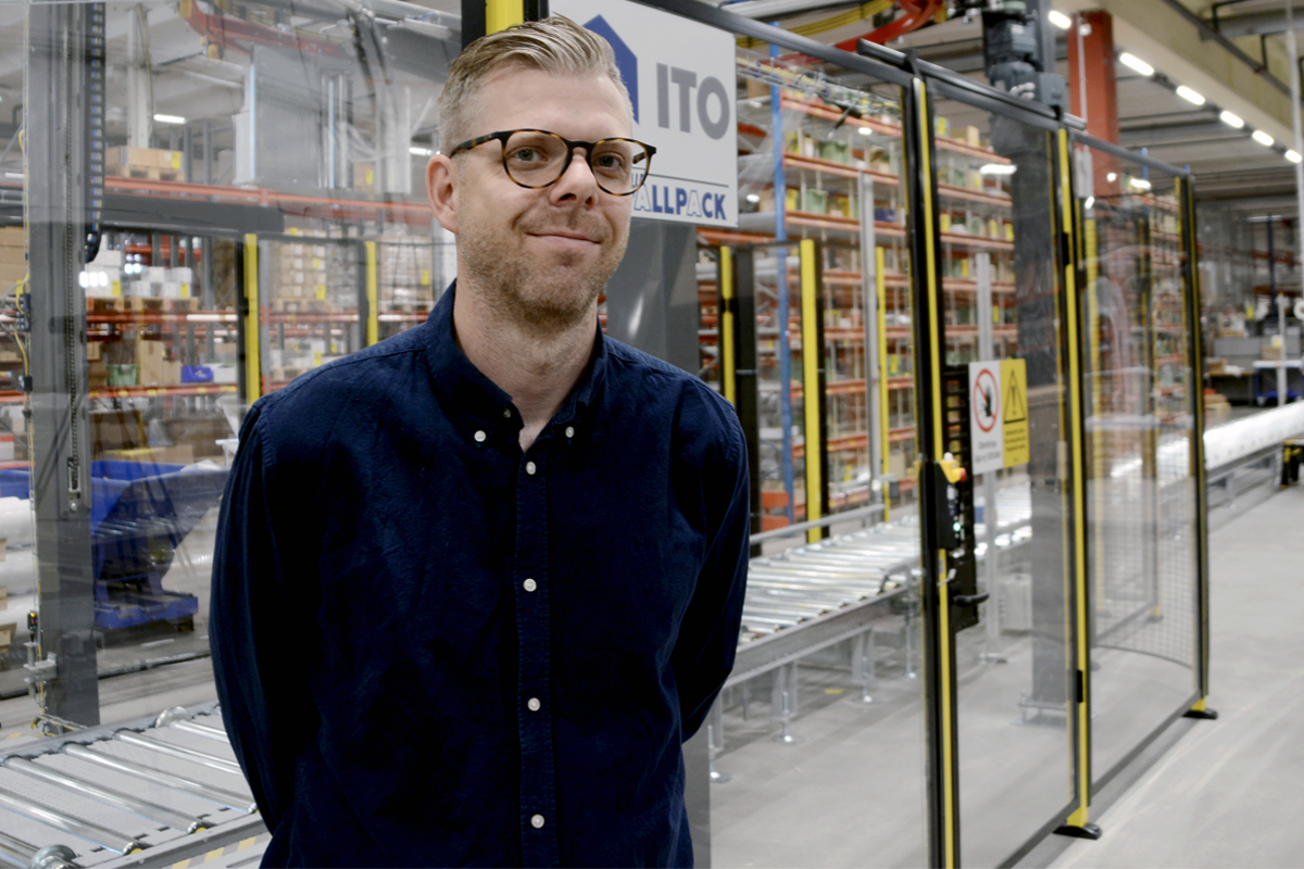 Pontus Segmark, produktionstekniker logistik, på Fagerhults Belysning.